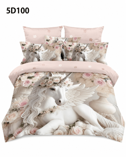 Lenjerie de pat 5D100 crem deschis cu unicorni albi, flori delicate, imprimeu 5D și cearceaf cu elastic decorat cu floricele.